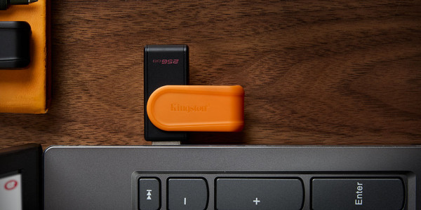 PENDRIVE KINGSTON DT EXODIA S 256GB (DTXS/256GB) - ORANGE/BLACK