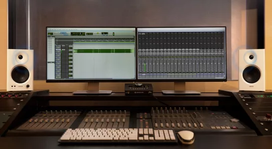 Parlantes Edifier MR4 de estudio blancos